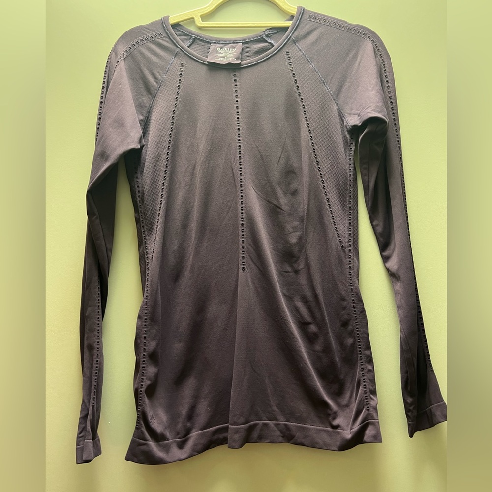 Like new athleta long sleeve workout top